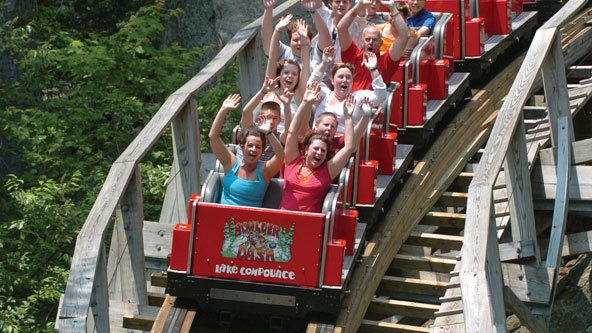 lake-compounce-amusement-park-roller-coaster